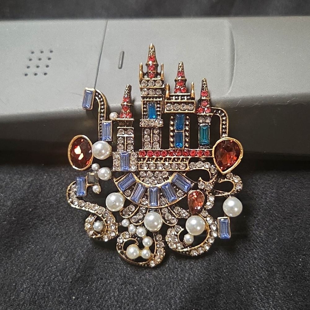 Elegant Multicolor Castle Brooch with Pearls